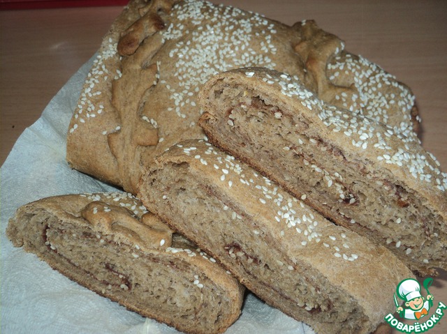 Roll buckwheat with cinnamon and sesame seeds