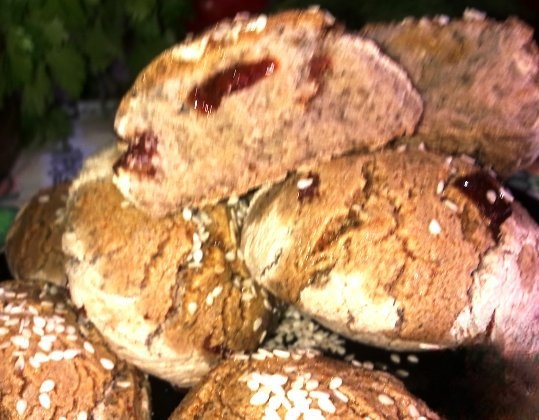 Булочки с вялеными помидорами