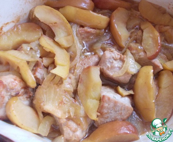 Ginger pork with apples and onions