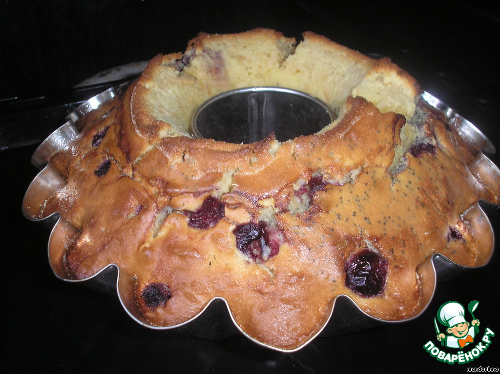 Poppy seed cake with cherries