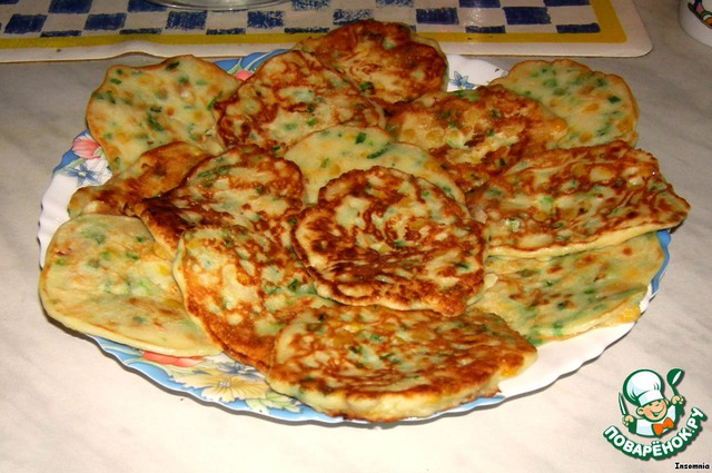 Fritters of corn with green onions