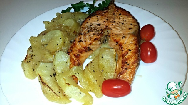 Salmon baked with apples