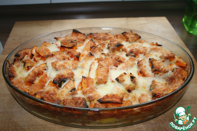 Pumpkin and potato gratin with minced meat and cheese