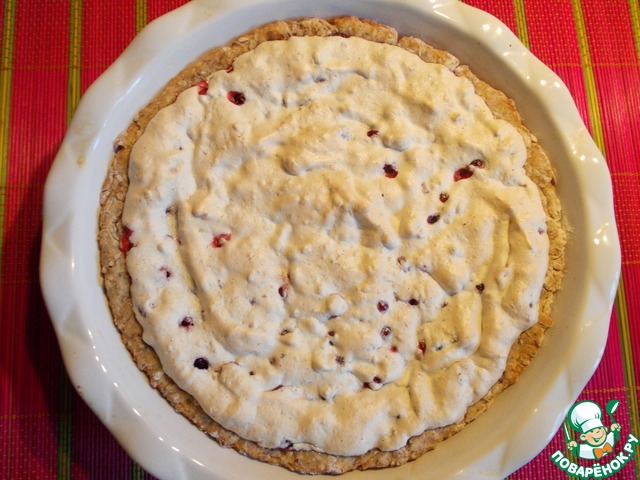 Walnut-currant pie