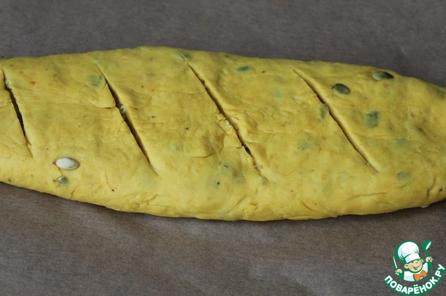 Curry bread with pumpkin seeds