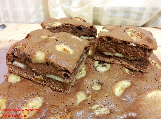Шоколадный кекс с бананами