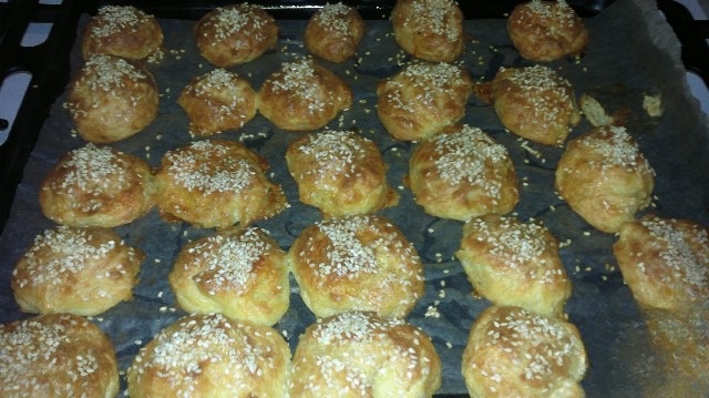 Заварные шарики с моцареллой