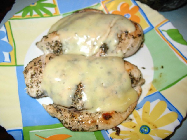 Куриные грудки под сыром