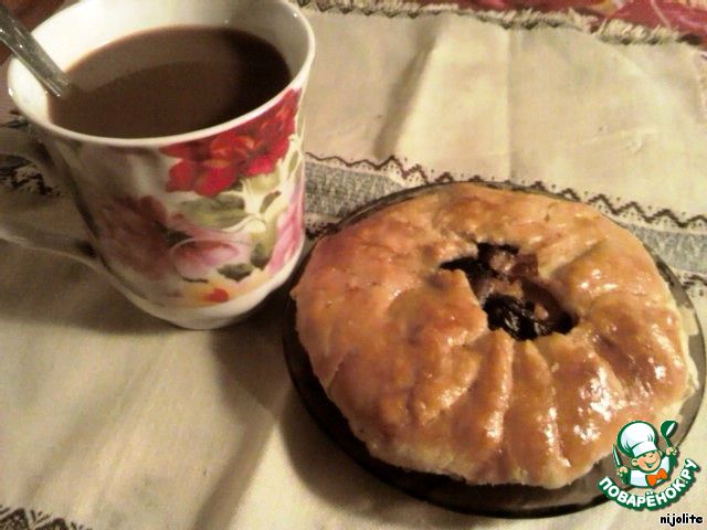 Puff pies with fish, mushrooms and rice