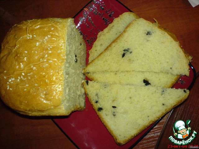 Хлеб с маслинами и маринованным перцем