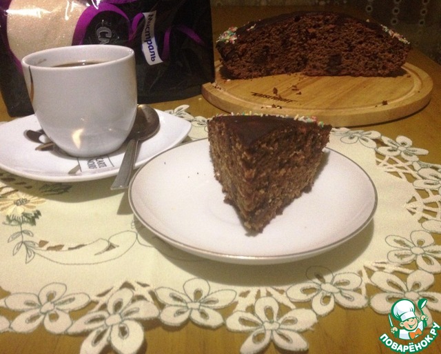 Chocolate cupcake cake with sour cream