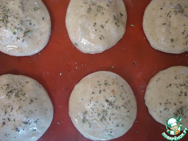 Rye cakes, baked with mushrooms 