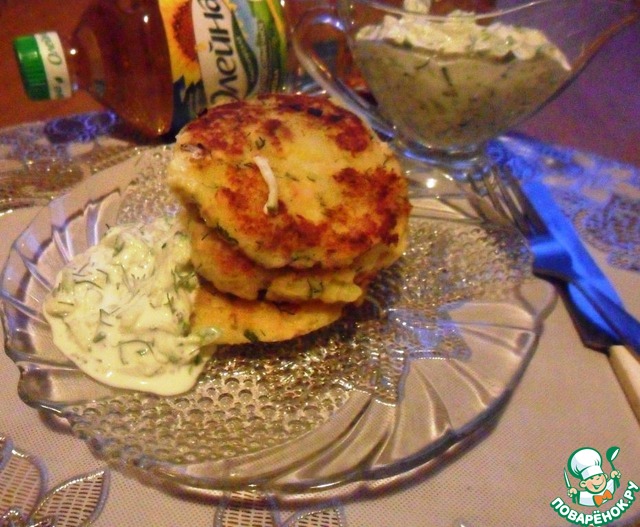 Potato pancakes with sauce 