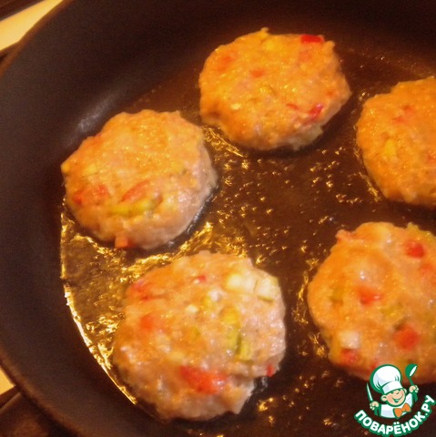 Chicken cutlets with peppers