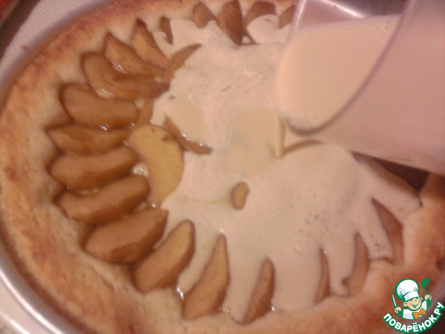 Apple pie with coffee