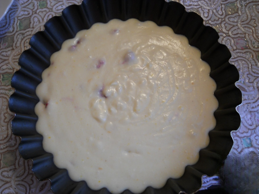 Cupcake with raspberries