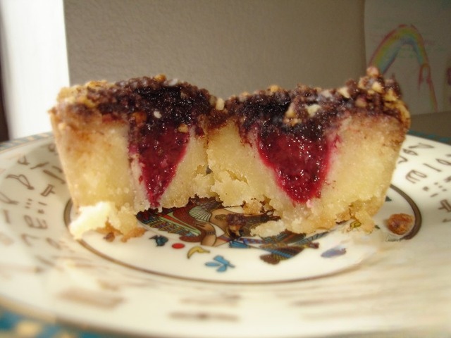 Muffins with ezhevichka and chocolate