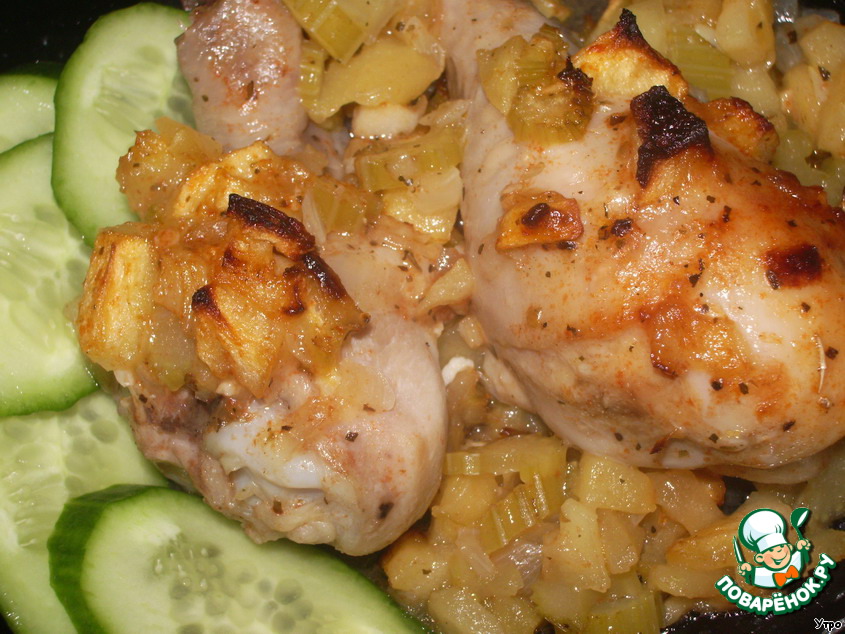 Chicken with apples and celery in white wine