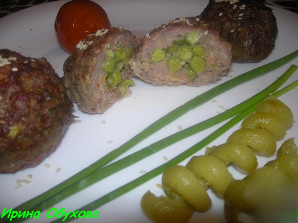 Мясо-кабачковые маффины с начинкой