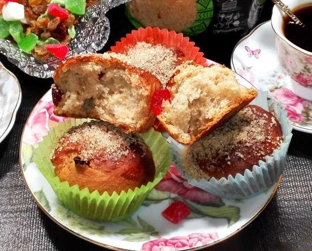 Булочки на шоколадном масле с цукатами