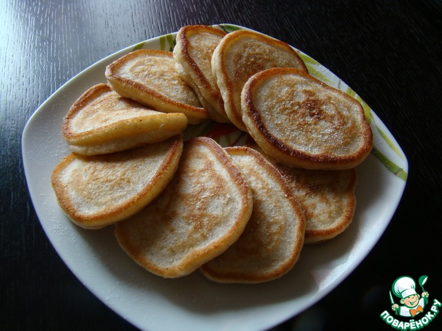 Fluffy pancakes with cinnamon