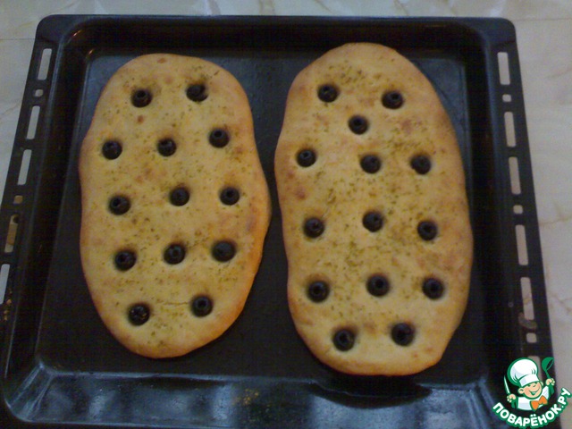 Focaccia with Olives and rosemary