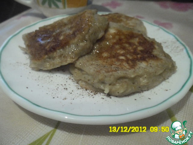 Oat pancakes with Apple and cinnamon