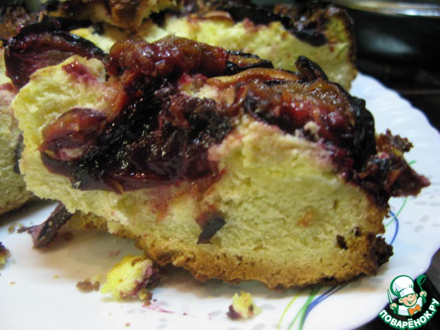 Cheesecake with plums