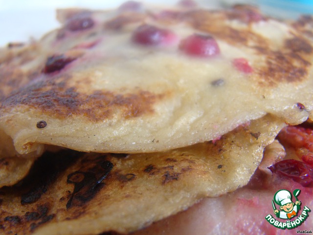 Pancakes with cranberries