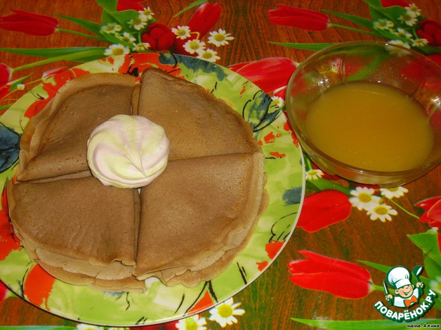 Pancakes with fruit and marshmallow in the middle