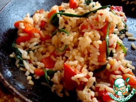 Rice with roasted peppers and spinach