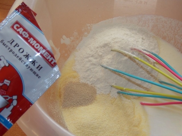 Yeast semolina pancakes