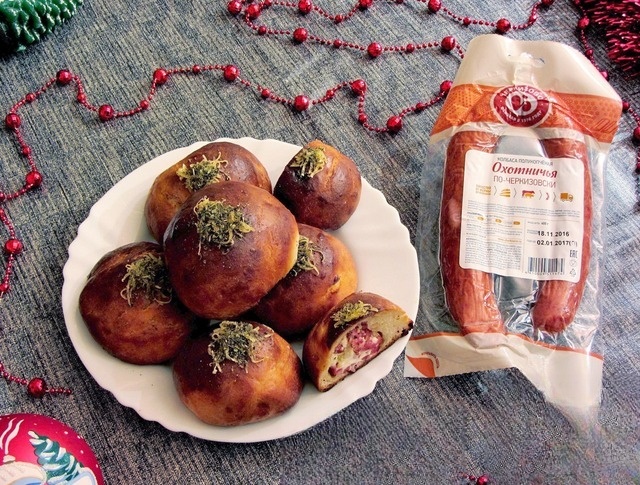 Булочки со сливочным сыром и колбасой