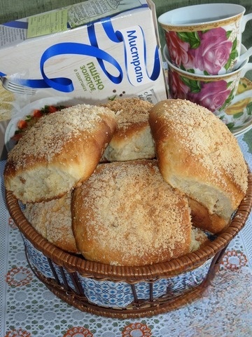 Булочки с пшеном и изюмом