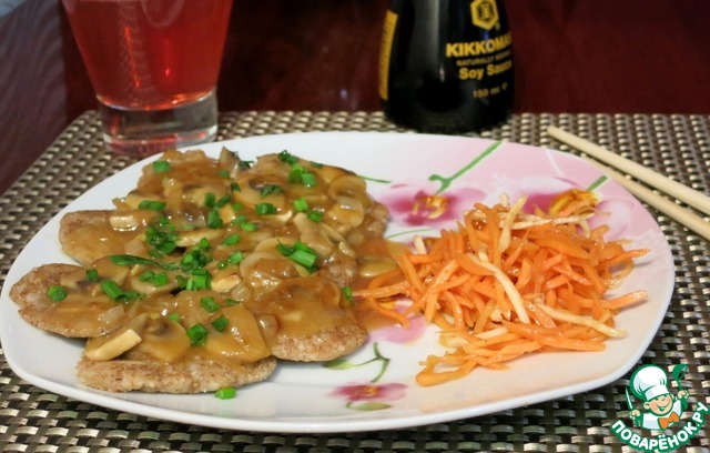 Oat pancakes with mushroom sauce