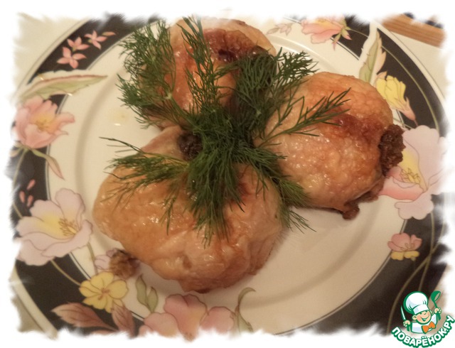 Chicken legs stuffed with mushrooms