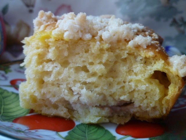 Булочки с штрейзельной крошкой на закваске