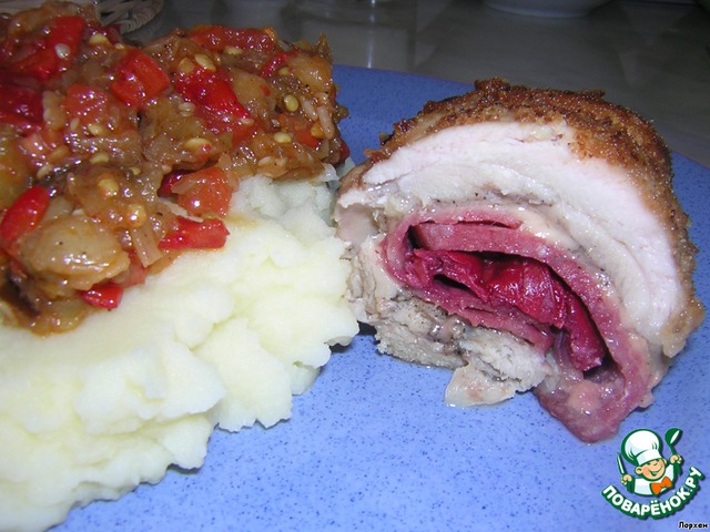 Chicken with cherries, sausage and cheese