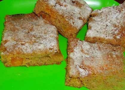 Pie crackers and dried fruits