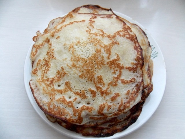 Дрожжевые блины на кислом молоке