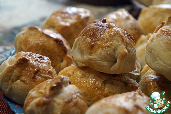 Meat pies and garlic