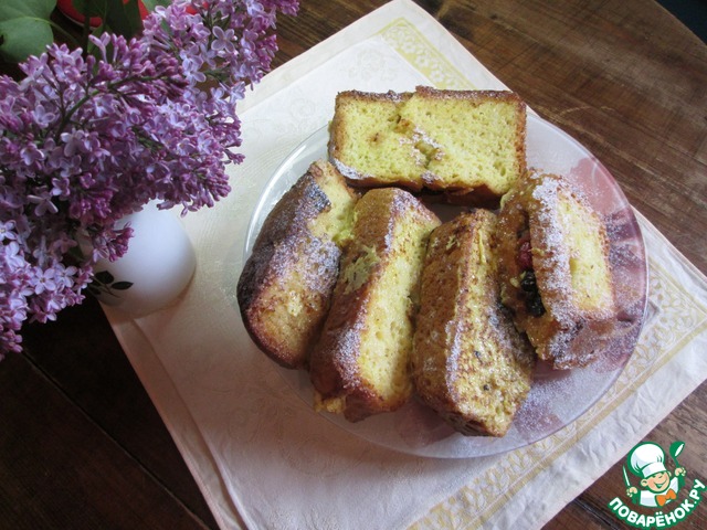 French toast with dried fruit
