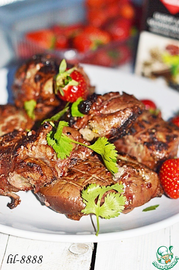 Liver grilled with strawberry salsa