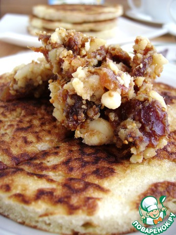 Pancakes stuffed with dates