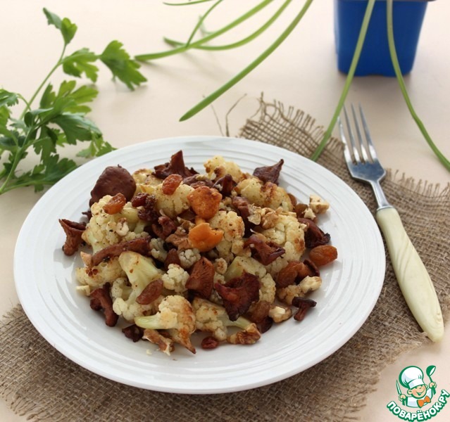 Chanterelles with cauliflower