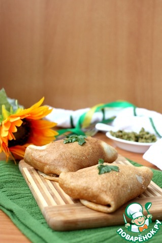 Pancakes with fish and peanut sauce