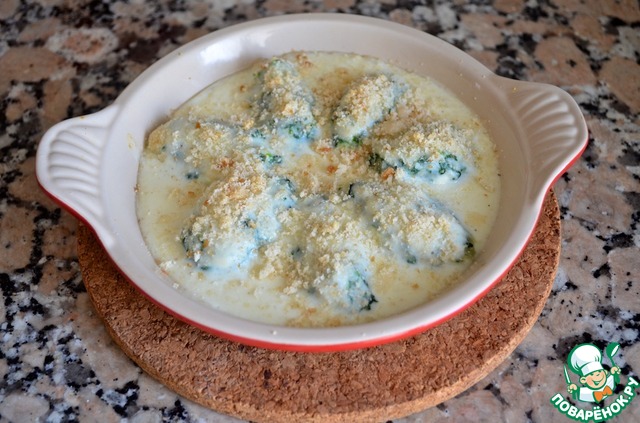 Dumpling of cottage cheese with spinach