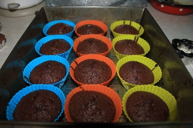 Chocolate muffins with chocolate filling