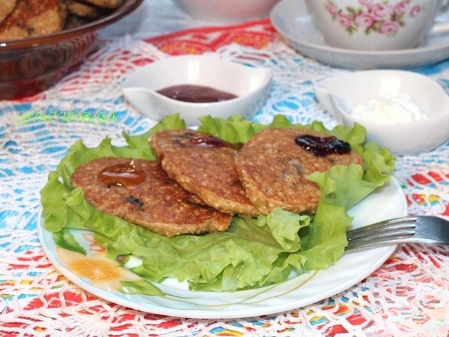 Оладьи из геркулеса с черносливом