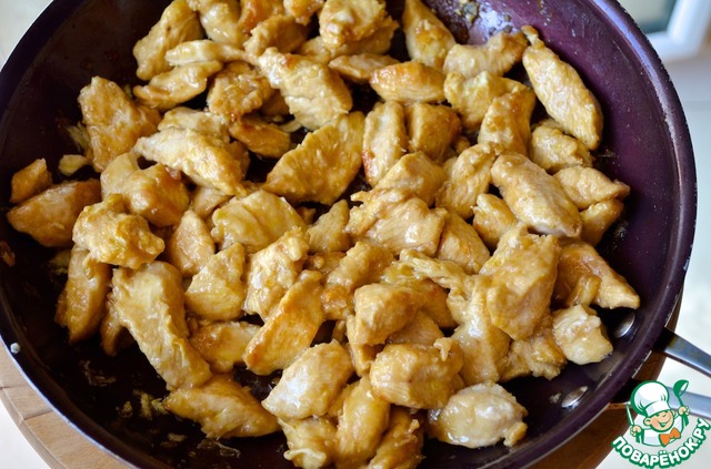 Chicken in sweet and sour sauce with pineapple juice
